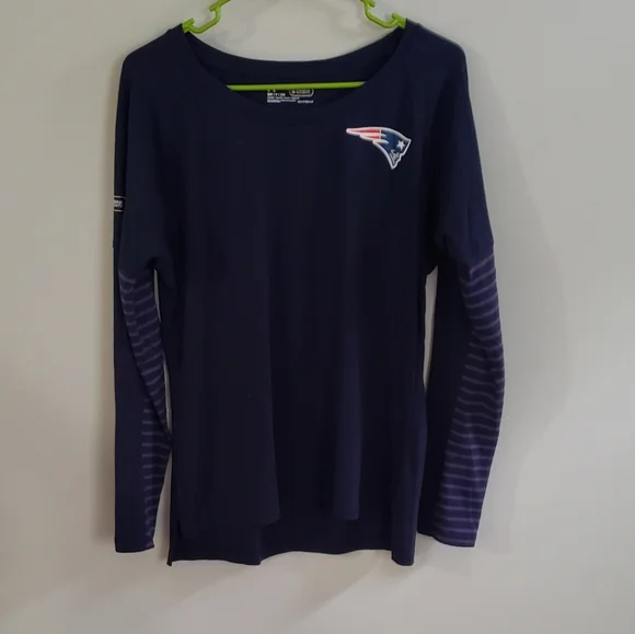 Underarmor NFL Patriots top - Picture 3 of 8